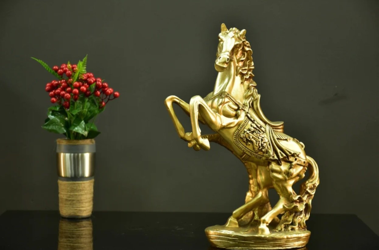 Regal Roman Horse Sculpture - Image 2