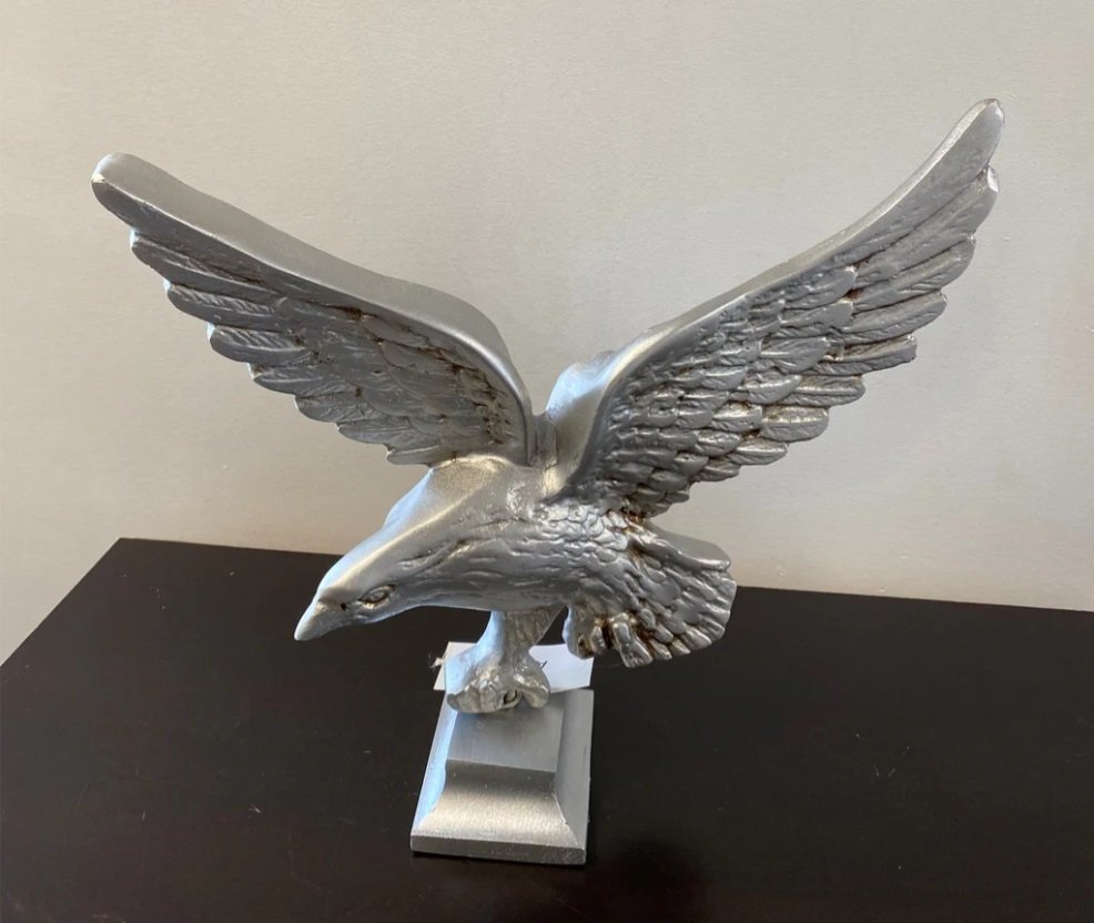 Majestic Eagle Tabletop Sculpture - Image 2
