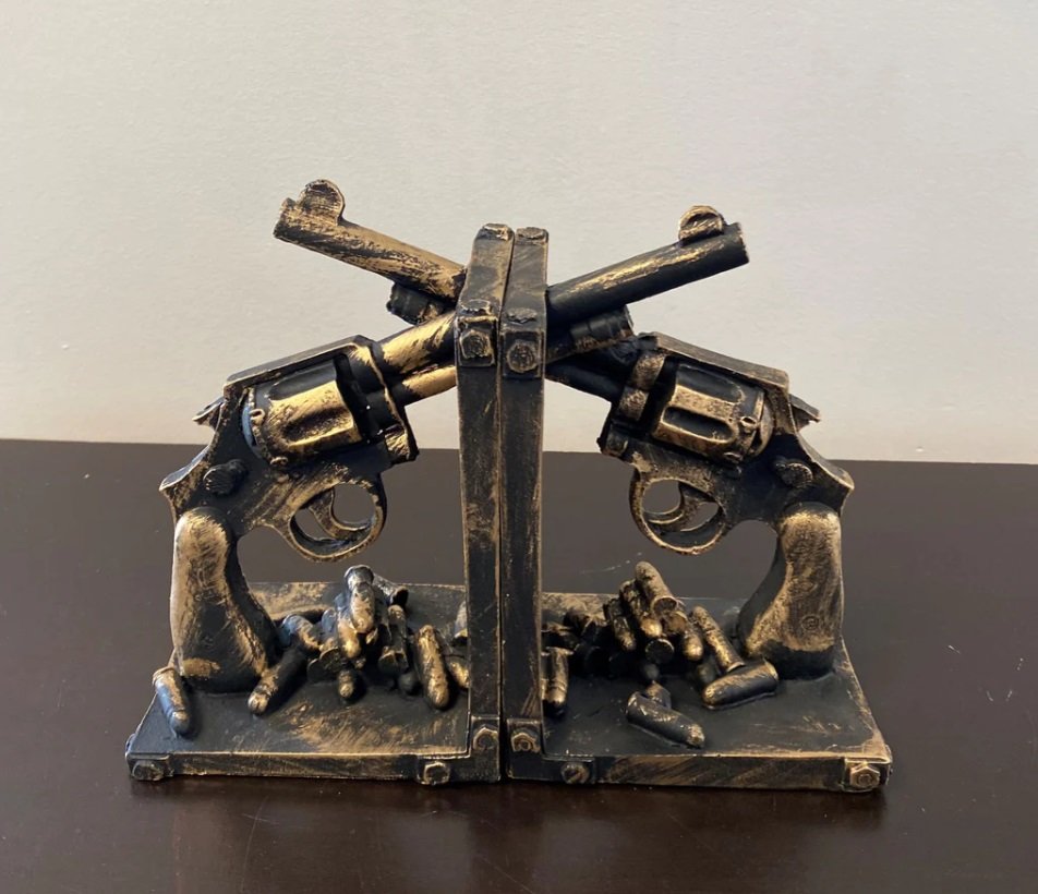 Crossed Pistols Decorative Set - Image 2