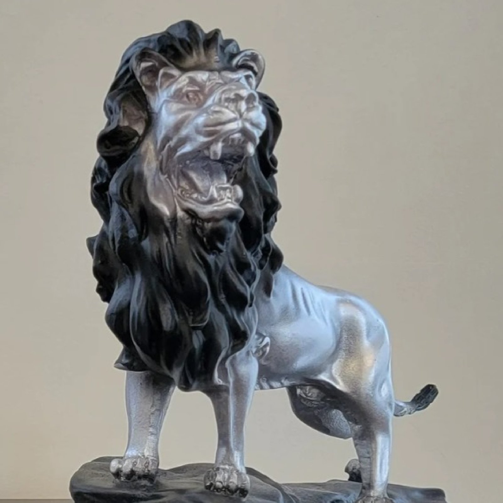 Roaring Lion Tabletop Sculpture