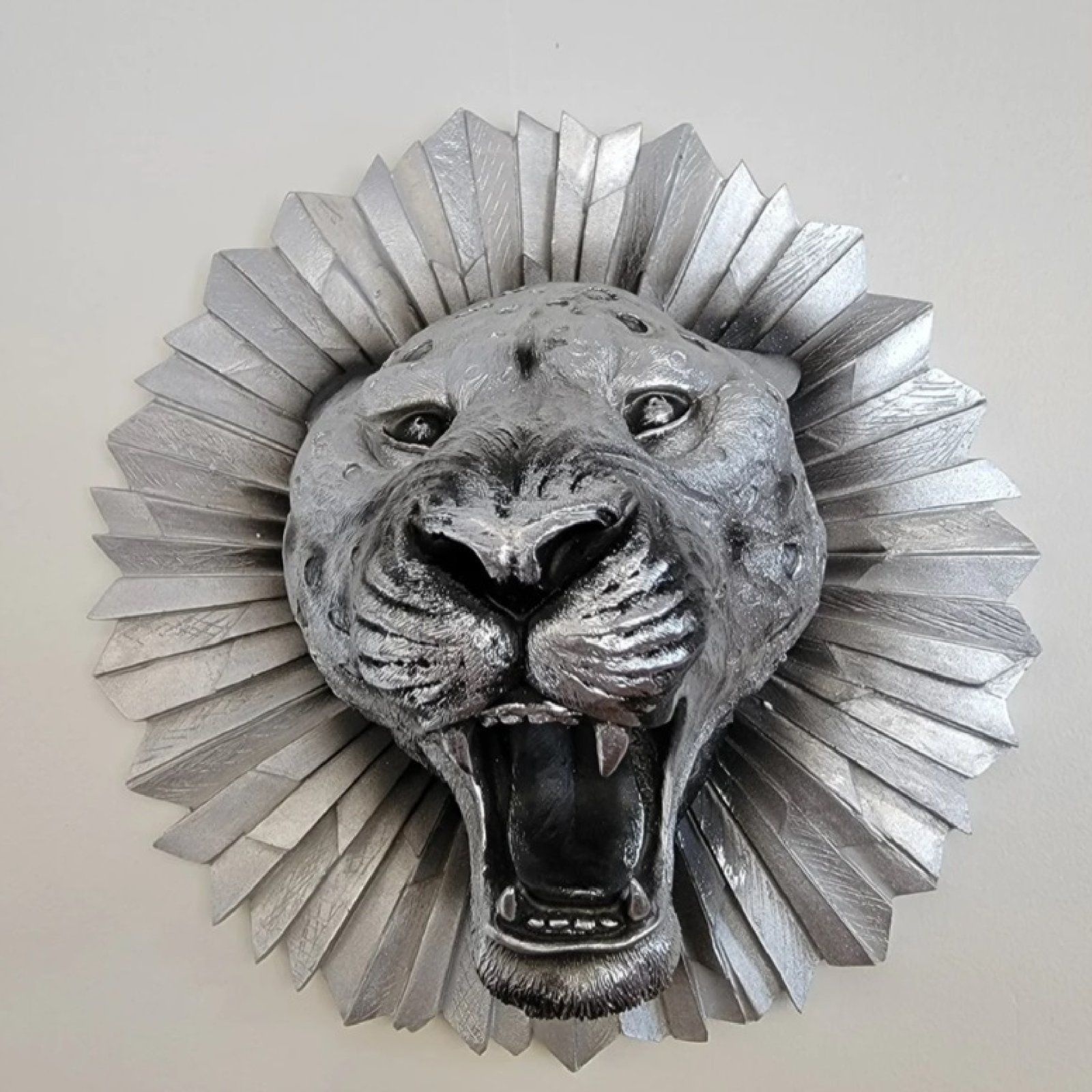 Silver Roar Guardian